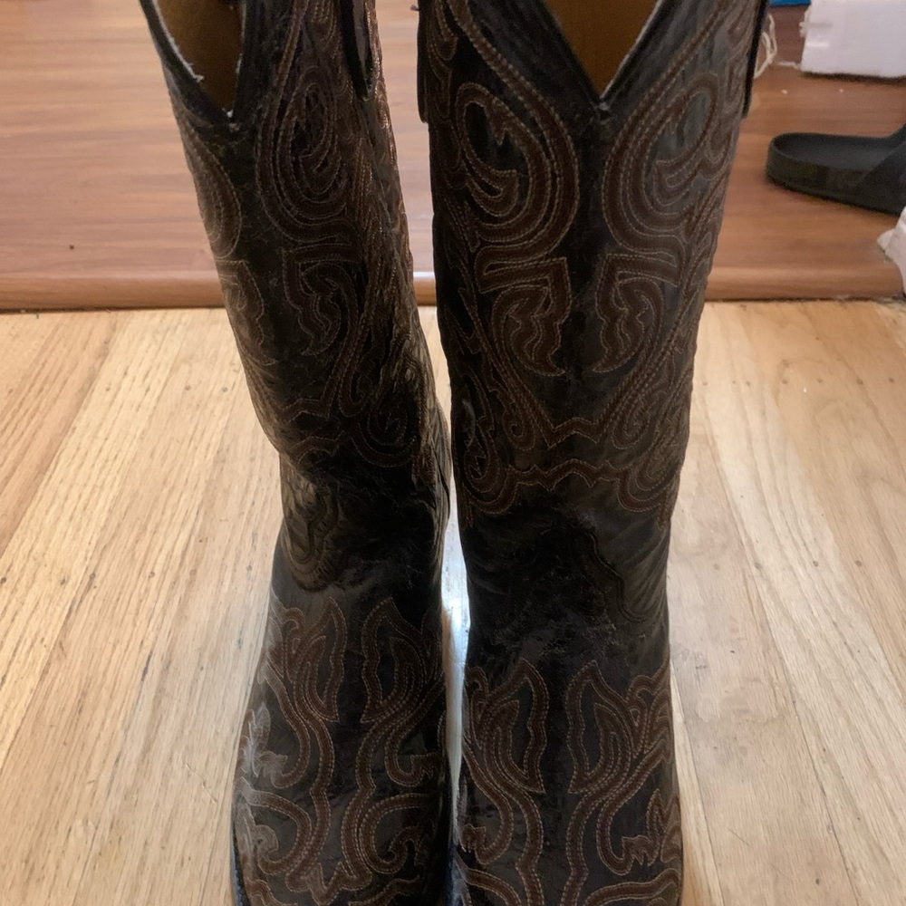 Gently used Old Gringo, Yipee Kaya black boots with brown embroidery.